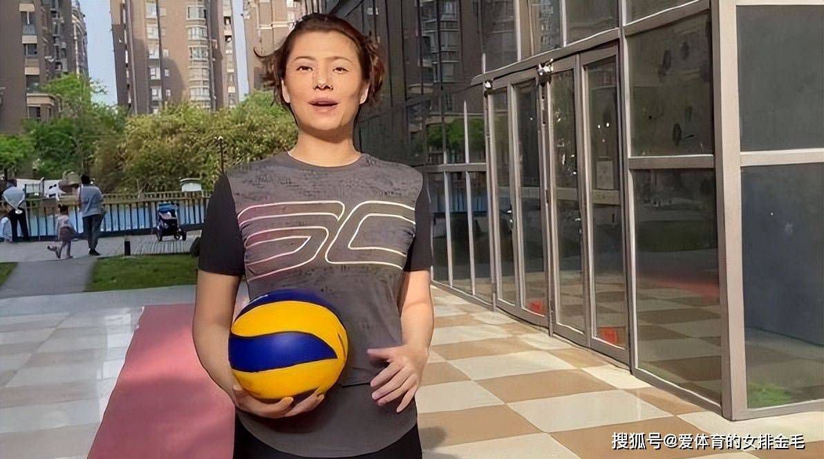据媒体报道，《人潮汹涌》剧本改编自2012年的日本电影《盗钥匙的方法》（2016年曾被韩国改编翻拍为《幸运钥匙》）